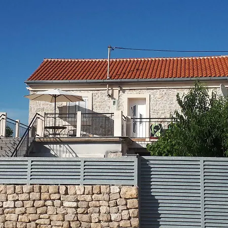 Porat Apartment *