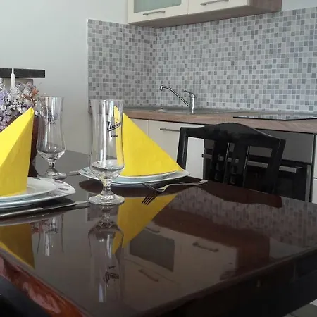 Porat Apartment *
